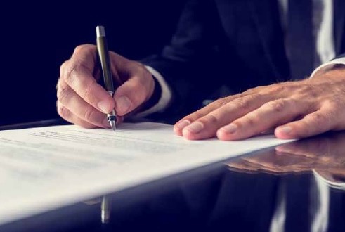 El contrato de mediación inmobiliaria. Caracteres y distinción con el contrato de agencia. Aspectos prácticos