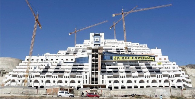 El Tribunal Supremo decide el futuro del hotel Algarrobico