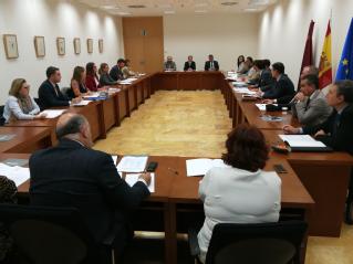 El TSJ de Murcia celebra una Mesa de Trabajo que aborda los retos de la jurisdicción especializada en Familia