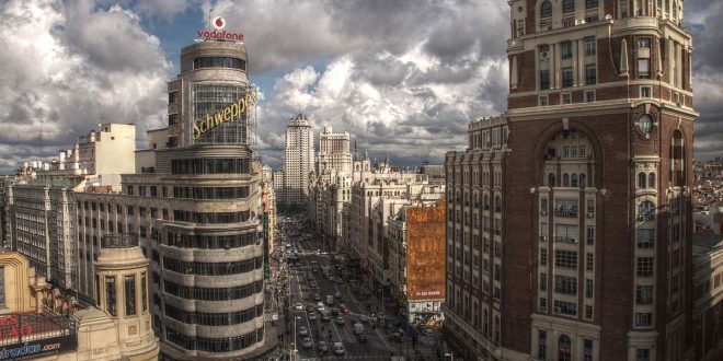 Sol en Madrid y Esquerra de L’Eixample en Barcelona, los barrios más demandados para vivir en 2018