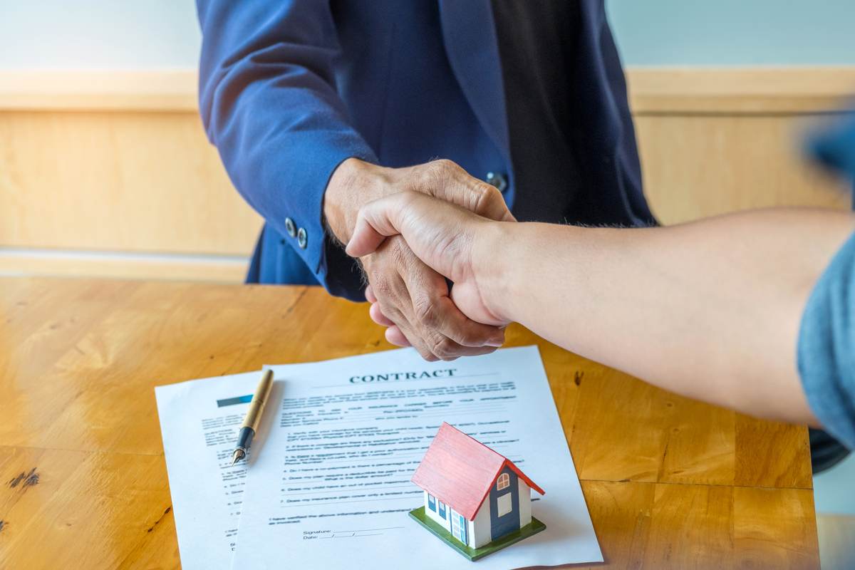 Contrato de compraventa de bien futuro con precio aplazado y condición